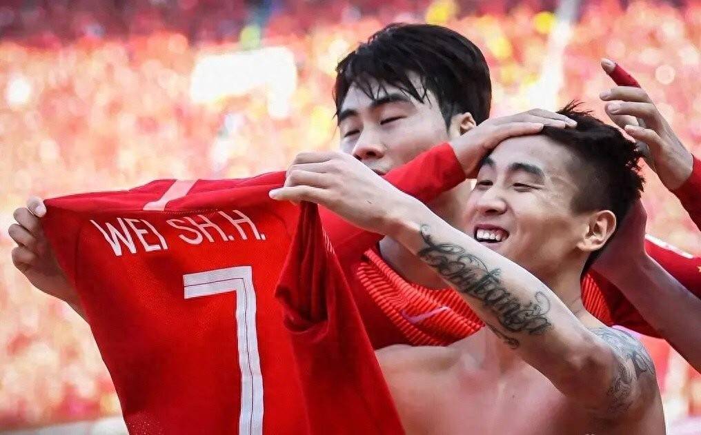 世预赛国足打泰国 必须重用韦世豪 他才是中国足球的内马尔