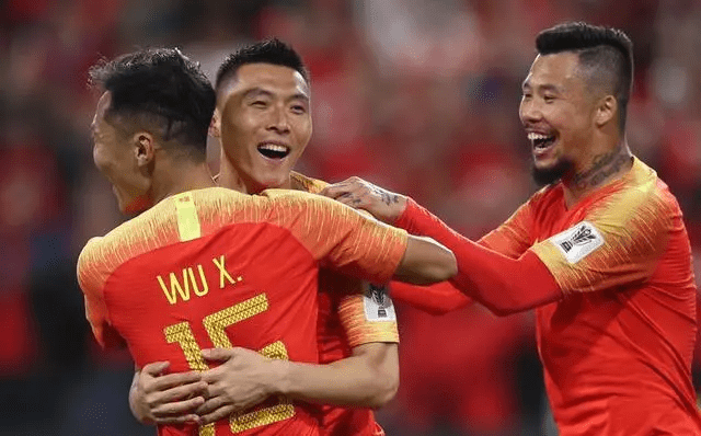 晚上21点！中国足球迎重大喜讯：恭喜武磊张琳芃，球迷齐声点赞