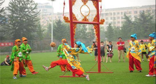 蹴鞠在我国最早出现，为什么现在中国足球水平不行，这得找朱元璋-中国足球