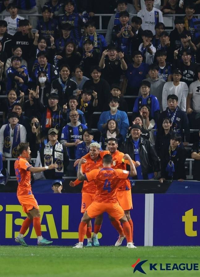 亚冠-克雷桑传射费莱尼带伤破门 泰山客场2-0仁川联-克雷桑
