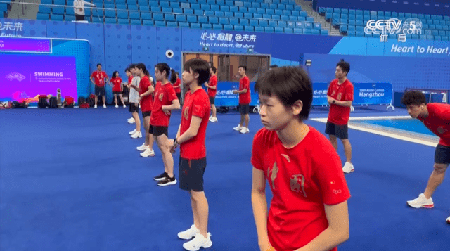 笑喷!全红婵:亚运会比赛场地很大,陆上训练馆很小,又大又小!