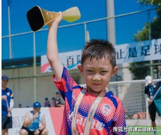 泰山旧将王晓龙爱子被西甲球队选中，年仅7岁，又一希望之星出炉-西甲